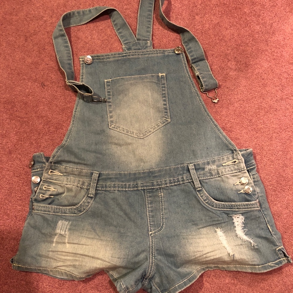 Rue 21 overall distressed shorts size 13